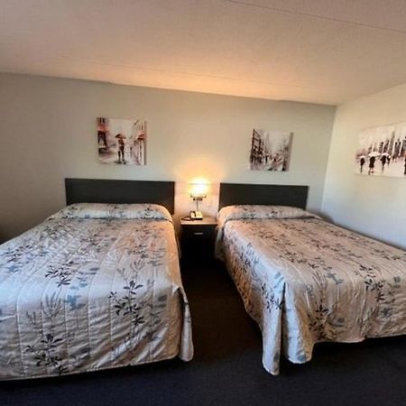 Kirkfield Motor Hotel ウィニペグ エクステリア 写真