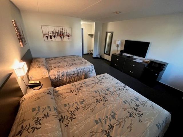 Kirkfield Motor Hotel ウィニペグ エクステリア 写真